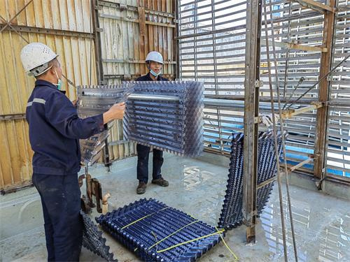 閉式冷卻塔的工作原理(閉式冷卻塔工作原理與圖解說