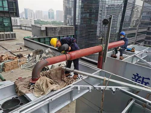 冷卻塔在中央空調設備中的作用？(冷卻塔機組的工作原